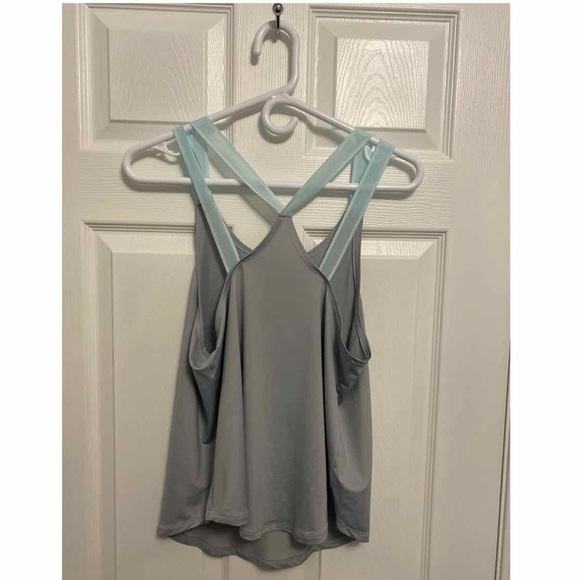 Under Armour athletic tank top - Picture 2 of 2